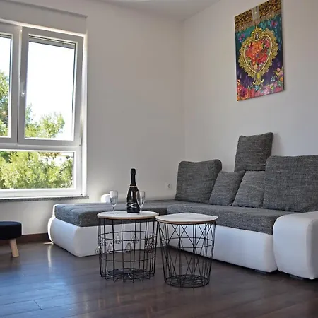Apartment Summer Breeze Pula Exterior photo