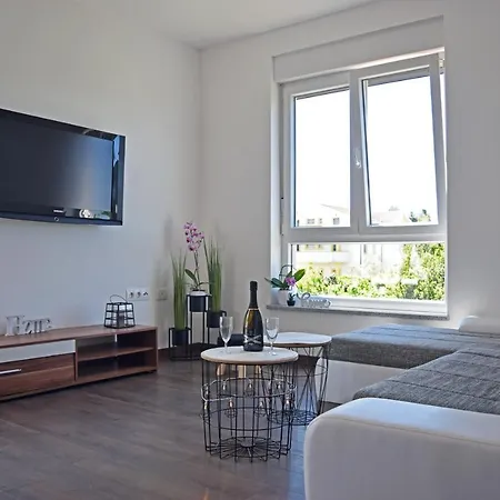 Apartment Summer Breeze Pula Exterior photo